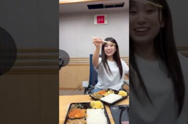 #矢吹奈子 のレコメン！「#喜山飯店」のお弁当で見事、20㎝以上の昆布を発見しました 奈子ちゃんが持っているのは18㎝定規です