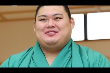 😊🤝📸✨🎂🏆偶然の出会いに笑顔満開！吉瀬美智子と新横綱・大の里の“腕組み2ショット”が話題沸騰！