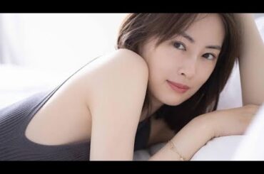 上戸彩15年ぶり写真集 大量公開中のオフショットに新カット!「ご当地料理をぱくり」“台湾”を満喫する幸せあふれる姿を披露