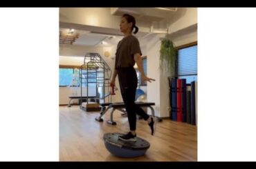 石田ゆり子 抜群の体幹&柔軟性を紹介！