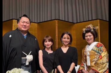 国仲涼子　同じ学年の有名女優と２ショット！大相撲・輝の結婚式で再会「美人のトップが２人も」の声72コメント72件￼￼￼