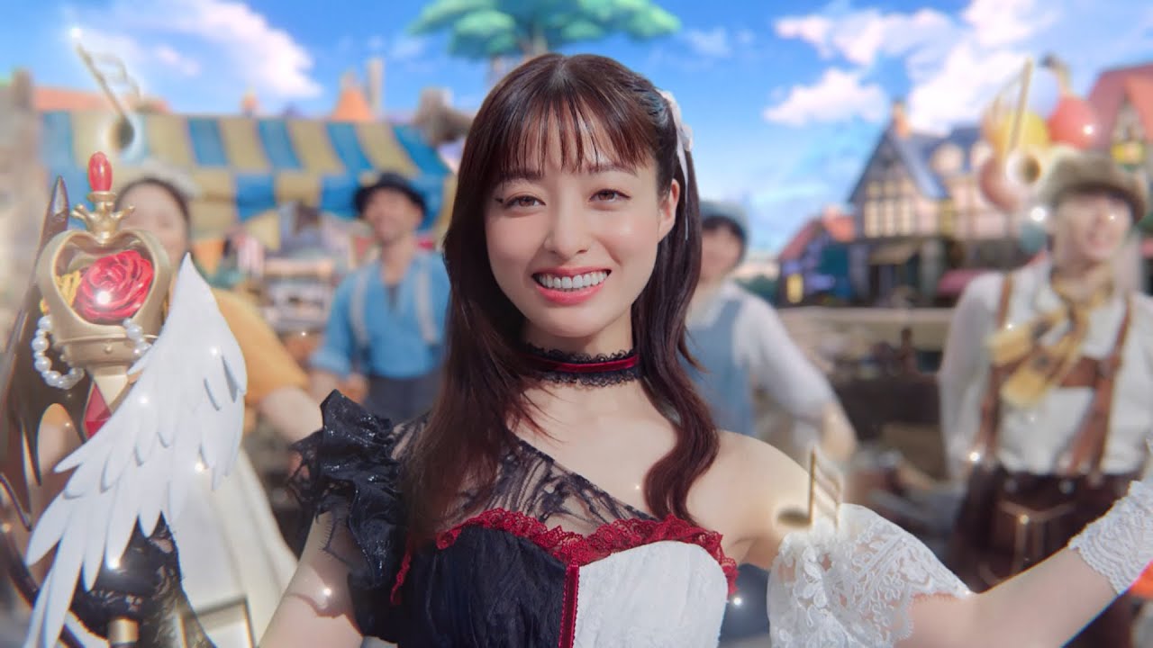 橋本環奈、肩出し大人ドレスで歌い踊る!CVを務めた特別コラボキャラクター「奈々子」として登場 異世界のんびりライフ新CM 橋本環奈、肩出し大人ドレスで歌い踊る!CVを務めた特別コラボキャラクター「奈々子」として登場 異世界のんびりライフ新CM