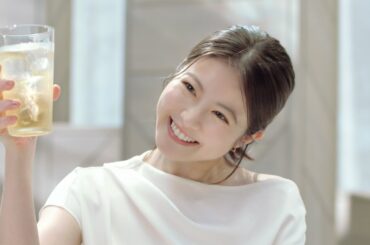 キリンウイスキー 陸「私はきれいな味がするウイスキー」篇　30秒