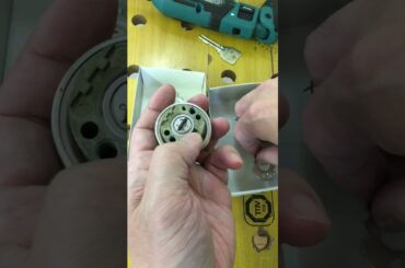 見た目が全く違うけど実はほとんど同じMIWAのTE0からLSPにシリンダー内筒を入れ替え！【鍵屋】【鍵の仕組み】 #鍵 #locksmith #shorts