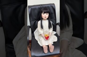 映画『ドールハウス』大ヒット上映中！ 上海でも #振り向き界隈 😉今回はスペシャルゲストが…🤭#映画ドールハウス #長澤まさみ  #アヤちゃん人形 #shorts