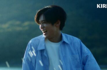 Snow Man目黒蓮が海で無邪気にはしゃぐ「夏の午後」を描いた新CM放送開始　CMソングはミセス新曲「夏の影」