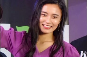 🌟小島瑠璃子、金髪イメチェン＆子供とプール姿公開！笑顔の近況ショットに感動の声続々💛