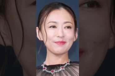 保阪尚希との交際で事務所を移籍、河村隆一との破局、古田新太に胸をまさぐられる絡みも…松雪泰子（52）の「ちょっとエロス」な人生