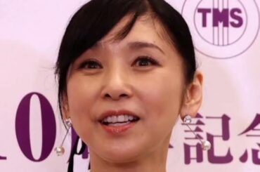 「花嫁さんみたい」64歳人気女優のタイトなドレス姿にファンうっとり「いくつになっても本当にお綺麗」