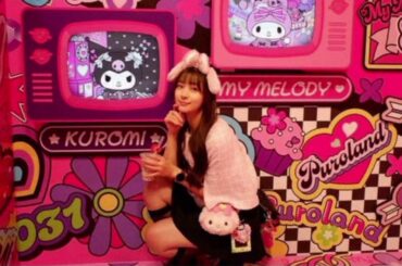 足立梨花　絶対領域&キュートな笑顔でファン魅了　「超キュートで可愛い」「楽しそうでなにより」の声