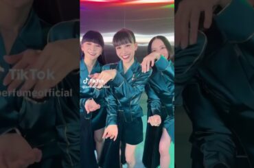 2025年07月10日 PerfumeTikTokと X投稿・他～日本テレビ系列"ちはやふるーめぐりー"出演のおふたりと"巡ループ"をコラボ🫶🏻💫