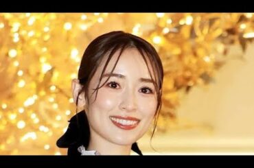 泉里香、結婚発表後初のインスタ投稿で黒Ｔ×デニムの“夏コーデ”披露「相変わらず綺麗」1コメント1件