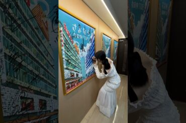 【推しの子】チーム久々の集結！「 #さよなら丸の内TOEI 」イベントポスターにみんなでサインしました！！