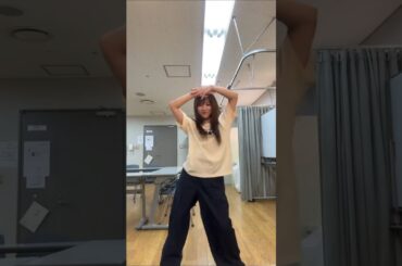 元IZ*ONE 矢吹奈子「TWICE - THIS IS FOR」#踊ってみた なんかずっとニヤニヤしてた🙃楽屋ひとりになった瞬間に撮った！夢が実現する日が来ますように…！#hkt48