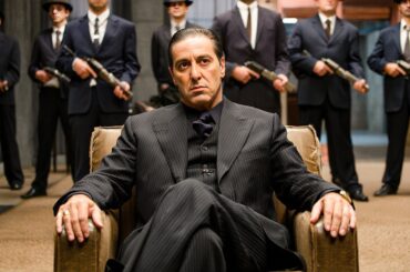 【映画紹介】マフィアのドンが銃殺された後、息子は平凡な生活を捨て、誰も予想しなかった冷酷なリーダーとなる。