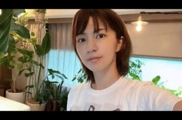 🐽安田美沙子✨笑顔の水着ショットにファン歓喜💖「完璧な綺麗さ！」「スタイル抜群！」家族で海を満喫🌊☀️