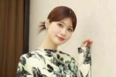 めるる＞超ミニスカで美脚披露　「セクシーやなあ」「見事なプロポーション」の声