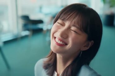 セブン&アイ CM 岡崎紗絵 7iD「美味しいですか?、先輩」篇