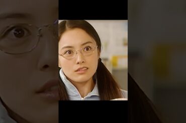 ごくせん 仲间由纪惠 饰 暴力団の跡取りが教師になり、反抗的な生徒たちを卒業へと導く#ドラマ #映画 #movie #viralvideo #shorts