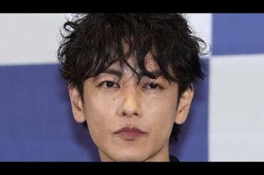 「本当お似合い」佐藤健と共演者の2ショットにSNS沸く「距離近くて尊い」「キュンキュンする」