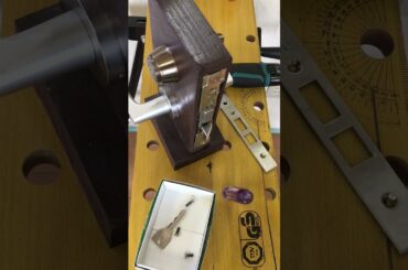 美和ロック、LA/DAタイプシリンダーの外し方！【鍵屋】【鍵の仕組み】 #鍵 #locksmith #shorts