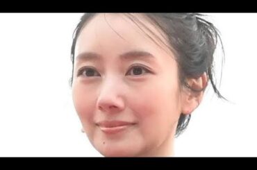 波瑠〝透明感の極み〟ショット！ナチュラルメイクと柔らかい光に包まれた姿に「女神みたい」「女子でも見惚れる」と反響続々yesdhonxh