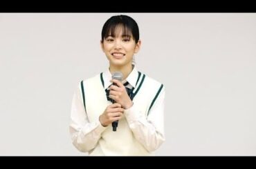 當真あみ&嵐莉菜、肩寄せ合う“仲良しピース”披露のオフショットに「めぐちえかわいい」の声＜ちはやふる−めぐり−＞