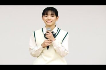 📸當真あみ＆嵐莉菜が“仲良しピース”披露✌️💞肩寄せ合うオフショットに「めぐちえかわいい」の声続出❣️＜ちはやふる−めぐり−＞🎴🌸