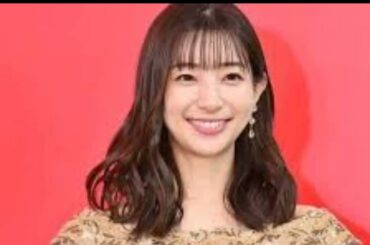 足立梨花、膝上ミニスカから美脚披露「綺麗」「引き締まってる」