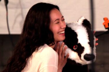 二階堂ふみ、CMキャラとのマブダチぶりが可愛すぎる！お茶目な姿にスタッフ爆笑