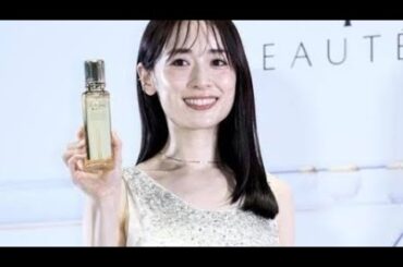 泉里香が全身白ジャンプスーツ姿披露　結婚発表後初の公の場で笑顔「いろんなことも楽しみながら」(japanese Trending)