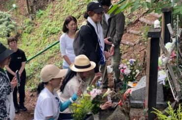 黒木瞳さん、初の慰霊登山　宝塚同期が犠牲、事故４０年で決意　日航機墜落