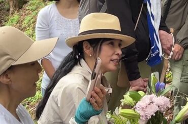 黒木瞳さんが御巣鷹の尾根（群馬・上野村）に初登山　宝塚歌劇団の同期に歌をささげる　日航機墜落事故40年（2025年8月12日撮影）