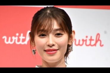 『私の夫』麗奈役で注目の白石聖、爽やかな雨の日ショット添え27歳の誕生日を報告