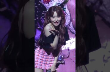 250802 😘👋 #EASY_CRAZY_HOT_MANILA #SAKURA #사쿠라 #宮脇咲良 #LE_SSERAFIM #르세라핌 #EASY_CRAZY_HOT #fancam