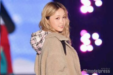 💫📷✨Dream Ami、パーカーでカジュアルなのに美脚際立つ💃🌸🩰💖「眩しい」「スタイル抜群」と反響🎀🌟💌👗💫