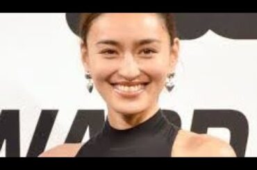 長谷川潤、北海道・定山渓で家族旅行　“道民”「ええええ！」「来てたなんて」　継父と遊ぶ長男“顔出し”ショットも