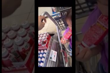 土屋太鳳子供が容器を口につけたヨーグルトを棚に戻す動画を投稿し大炎上。その後、土屋が公式インスタで「うちではこのヨーグルト箱買いしてます」と投稿し沈静化を狙うも、ファンからは冷笑。 #土屋太鳳