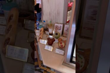 👈発見‼️新しいパン⁉️公式メニューに掲載されてません‼️マンマ展開ビスコッティーズ店ベーカリー8月18日朝の状況