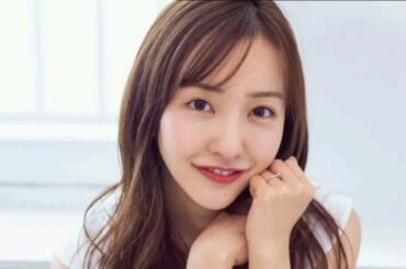 元AKB48のメンバーでタレントの板野友美さんが8月26日にInstagramを更新。同じく元メンバーの大島優子さん、秋元才加さん、宮澤佐江さんとの集合ショットを披露しました。