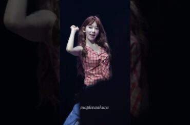 250802 JUMP! #EASY_CRAZY_HOT_MANILA #SAKURA #사쿠라 #宮脇咲良 #LE_SSERAFIM #르세라핌 #EASY_CRAZY_HOT #fancam