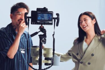 池田エライザ、監督のOKに大喜びでダンス！？斎藤工と共演　 IG証券新CMメイキング