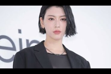 三吉彩花、胸元透ける大胆シースルーコーデ披露「とてつもない美」「抜群スタイル際立つ」と熱視線