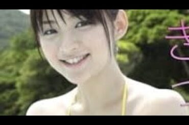 ＜鈴木咲＞「ほぼびんぼっちゃま水着」が美しい！　グラビア解禁も話題の美女