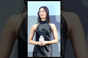 「アルマーニ」世界の12人の女性　日本人では過去に菜々緒、三吉彩花　モードの衣装を着こなす姿が話題に