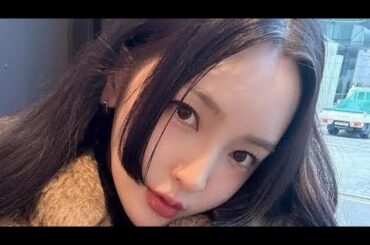 「眼のやり場に...」佐藤かよ〝ぴたぴたタンクトップ〟ショットに反響続々「適度?セクシー過ぎますが…」「指先まで美しくて素敵だ」の声