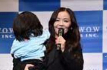 華原朋美51歳、膝丈＆肩出しミニワンピ姿で息子にキス「ママは最高に幸せ」過去には30kg//world press