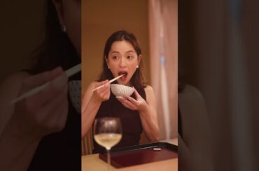 【#中村アン さん 、旬の美味を堪能🍁】召し上がっていただいたのは「季節の八寸」「ぐじと松茸のお椀」「鰻のカツレツ」「ひつまぶし風土鍋ご飯」の4品！素敵なリアクションで応えてくれました☺️