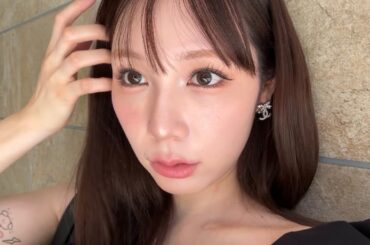 おめかししてお出かけしたのに暑すぎてニップレス取れて乳放り投げ