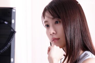 有村架純、映像をチェックする表情も美しい…「洋服を畳んでしまうのが手間…」私生活がチラリなインタビュー映像が到着　「プリマヴィスタ」新CM